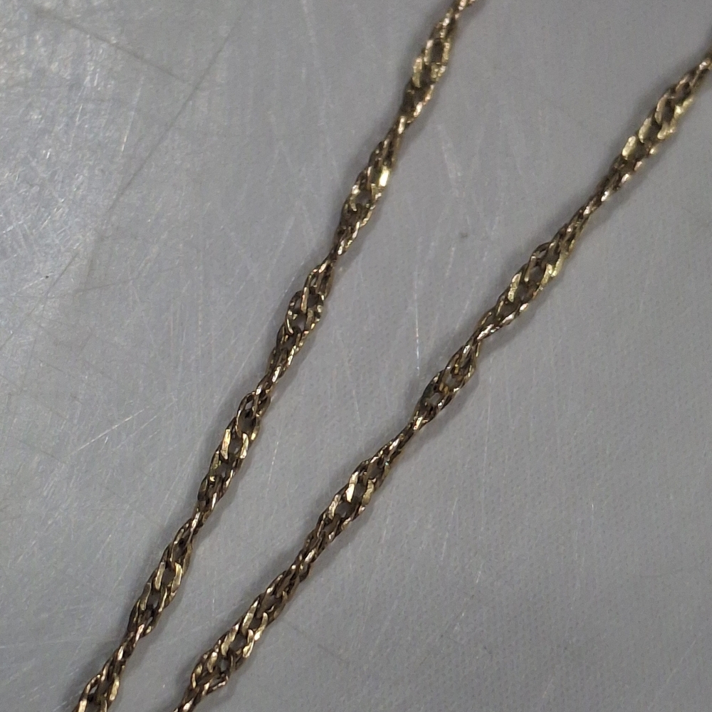 14K Gold Virgin Mary Necklace - Picture 9 of 10